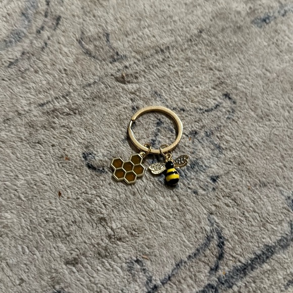 NWT honeycomb bee keychain - Picture 1 of 1